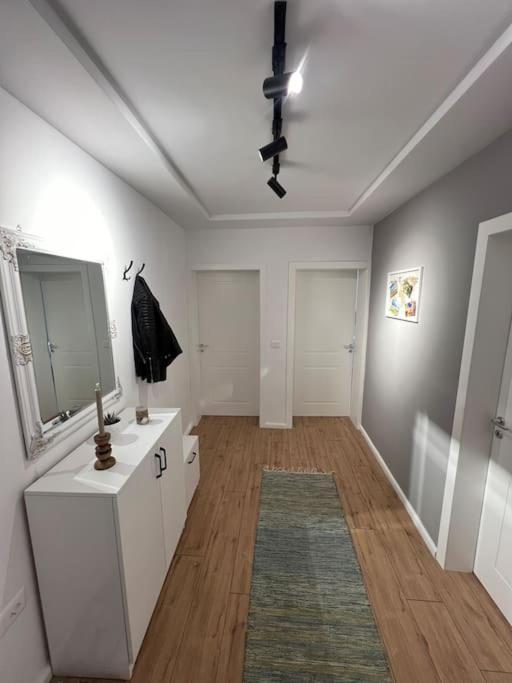Modern Apt Near City Centre Shkodra Exterior foto